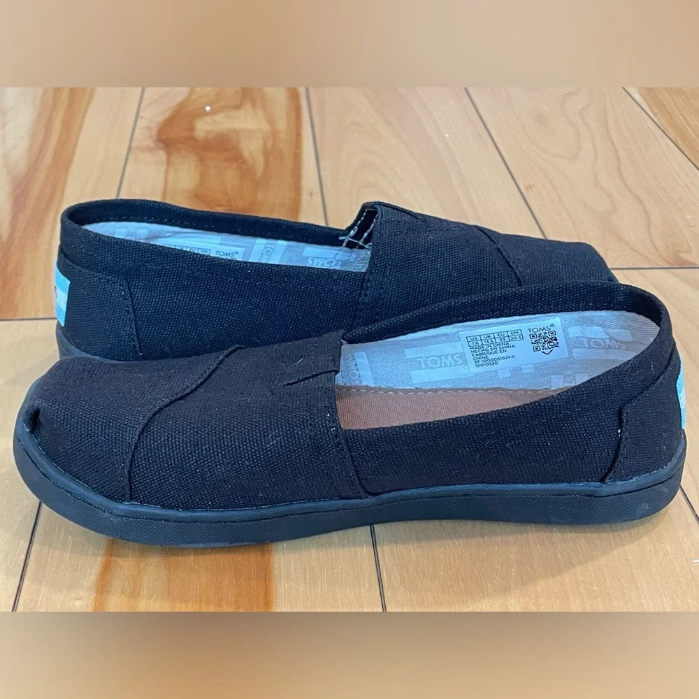 TOMS Canvas Youth Size 1.5‎